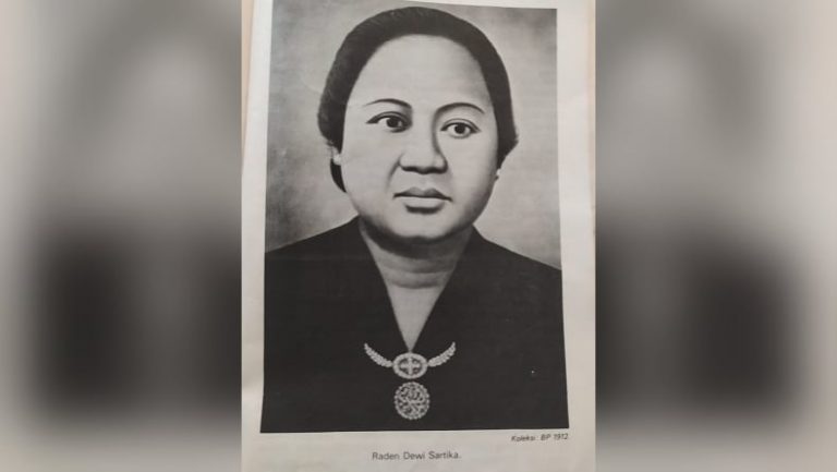 Dewi Sartika: Pelopor Pendidikan untuk Wanita Sunda 🎓🌺