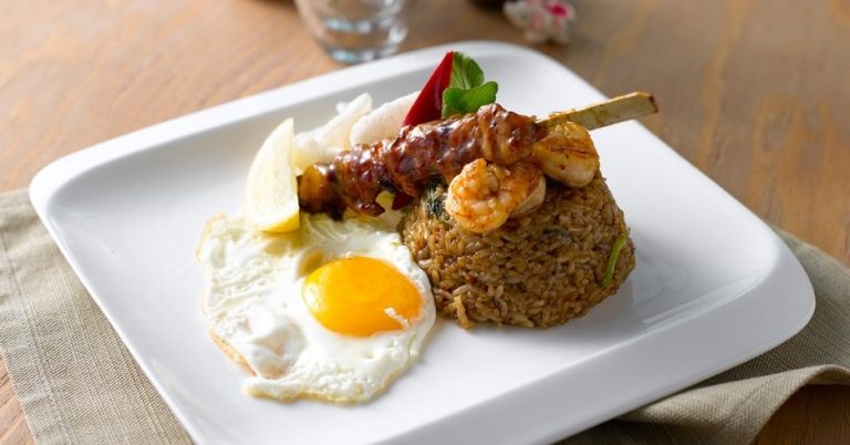 Nasi Goreng: Stirring Up Indonesia’s National Dish 🍚🔥