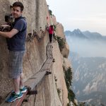 Huashan Plank Walk: Jalur Kecil di Tebing Curam, Berani Coba?