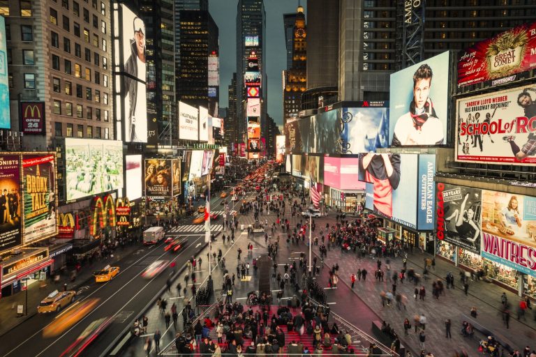 Times Square: Lampu, Kehidupan, dan Keajaiban Kota New York