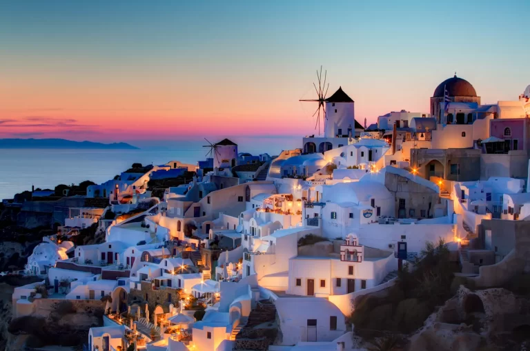 Santorini: Surga Yunani yang Memikat Hati Wisatawan