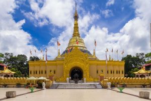 Taman Alam Lumbini: Pagoda dingdongtogel di Alam Brastagi