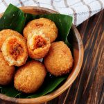Lezatnya Combro: Camilan Tradisional Sunda yang Menggugah Selera