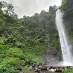 Curug Cimahi Bandung: Air Terjun Pelangi di Malam Hari