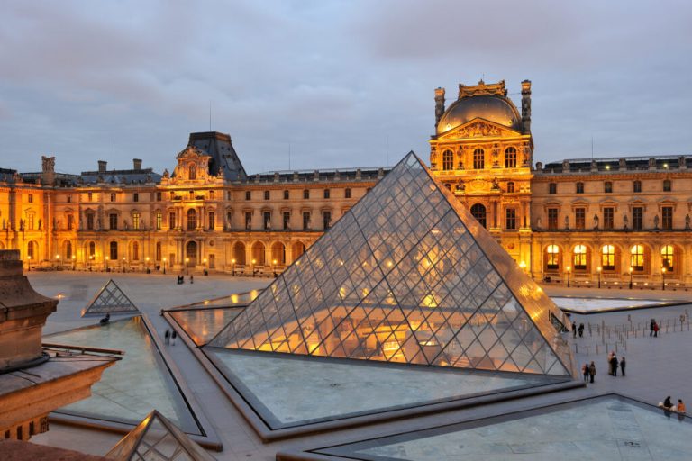 Louvre Museum: Sebuah Pengalaman goltogel Tak Terlupakan