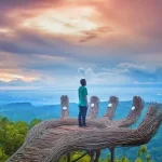 Pinus Pengger: Menyusuri Senja dan Lampu-Lampu Magis