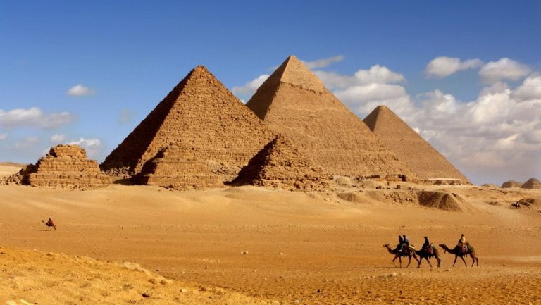 Piramida Giza: Menelusuri Keajaiban Kuno Menggetarkan Goltogel