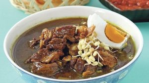 Rawon: Kuliner Legendaris Jawa Timur dengan Citarasa Mendalam