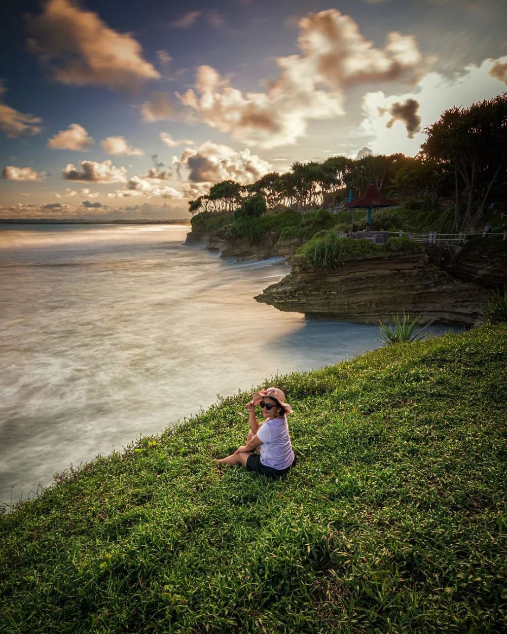 Pantai Batu Hiu