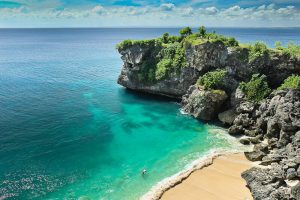 Pantai Balangan: Pantai Eksotis yang Tenang