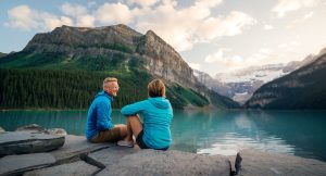 Lake Louise: Keindahan Ajaib di Tengah Pegunungan Kanada
