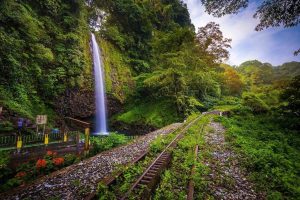 Lembah Anai: Pesona Alam di Pinggir Jalan