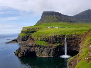 Faroe Islands Cliffs: Pengalaman Menelusuri Tebing Indah Dunia