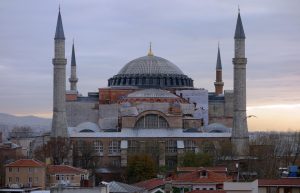 Hagia Sophia: Mahakarya Arsitektur Dingdongtogel yang Menawan