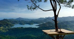 Desa Kalibiru: Spot Foto Hits & Alam yang Bikin Betah