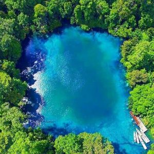 Labuan Cermin – Keajaiban Alam Dua Rasa yang Wajib Dikunjungi