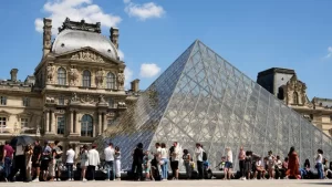 Menjelajah The Louvre: Petualangan Estetik di Museum Terbesar