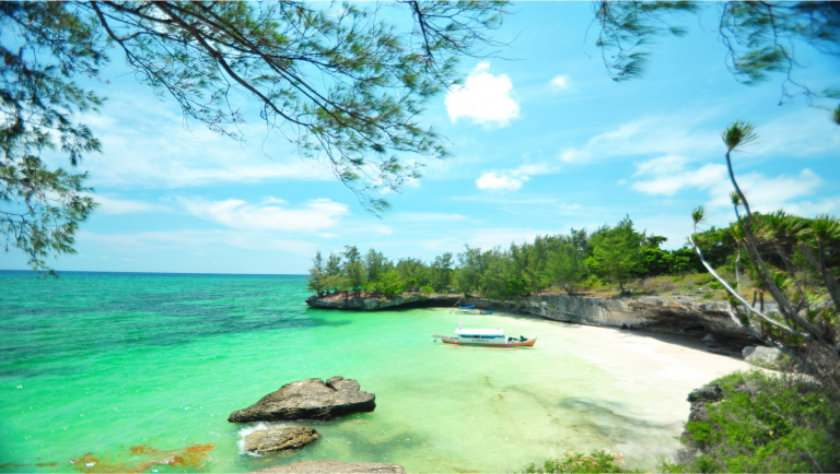 Pulau Gusung: Surga Tersembunyi yang Wajib Kamu Jelajahi!