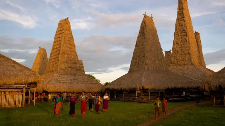 Adat Ratenggaro: Napak Tilas Peradaban Megalitikum di Sumba