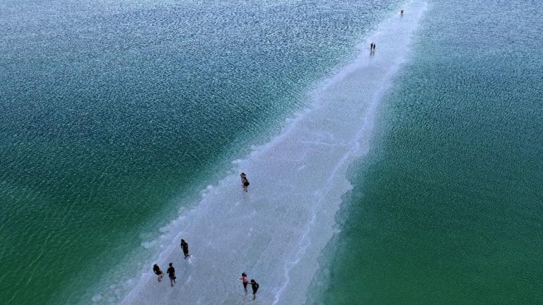 Laut Mati: Keajaiban Alam Paling Aneh dan Mempesona di Dunia