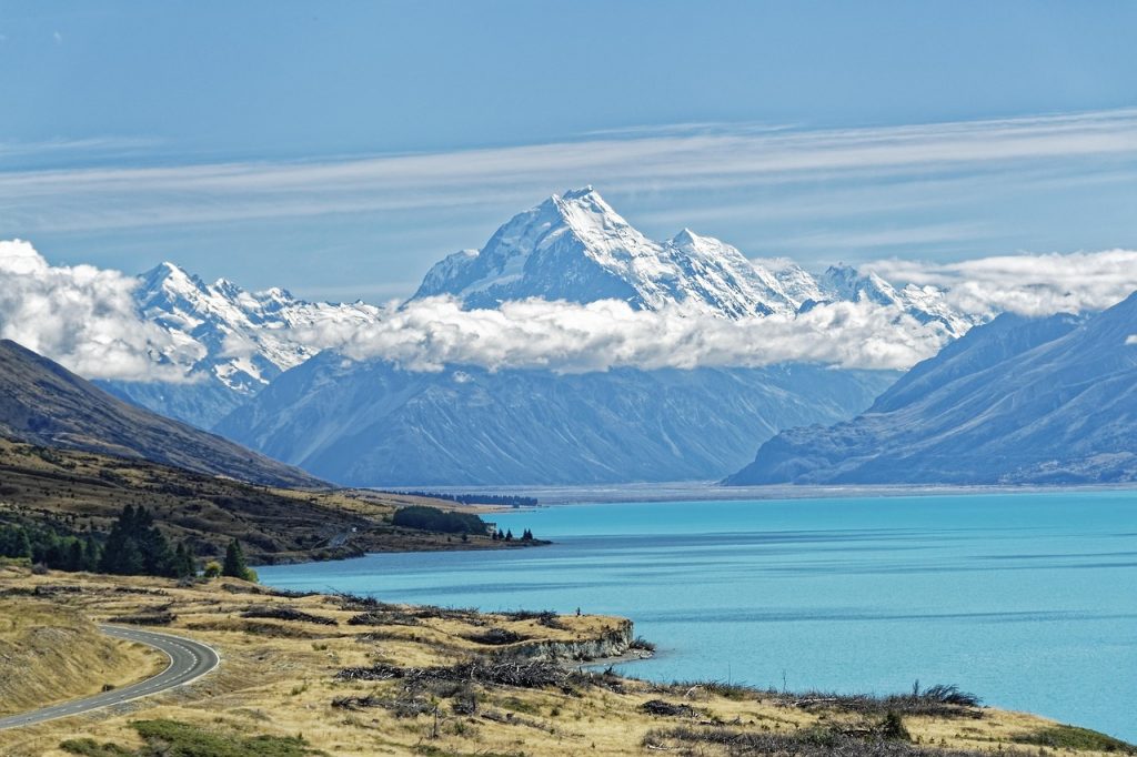 Danau Pukaki: Pengalaman & Tips Jelajahi Birunya New Zealand