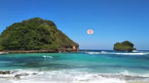 Keajaiban Pantai Goa Cina: Eksotisme Alam, Misteri Sejarah